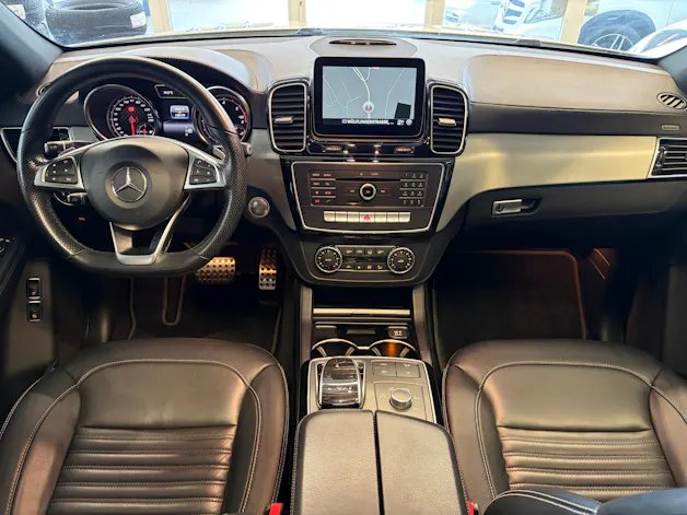 Mercedes-Benz GLE 350 d AMG Line Executive 4Matic 9G-Tronic | CH | Night | Panorama | Comand | AHK | Airmatic |