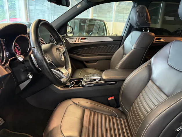 Mercedes-Benz GLE 350 d AMG Line Executive 4Matic 9G-Tronic | CH | Night | Panorama | Comand | AHK | Airmatic |