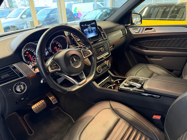 Mercedes-Benz GLE 350 d AMG Line Executive 4Matic 9G-Tronic | CH | Night | Panorama | Comand | AHK | Airmatic |