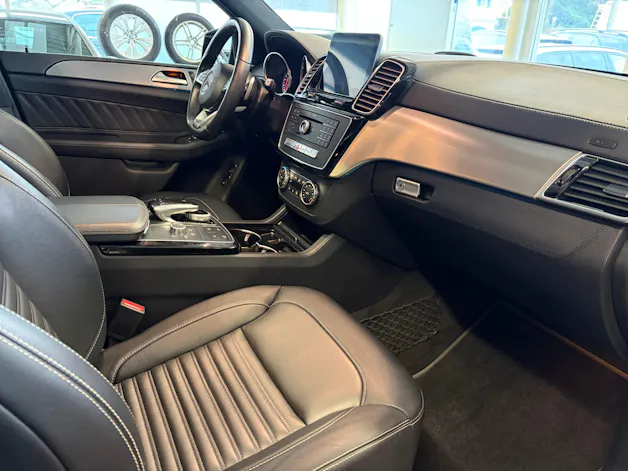 Mercedes-Benz GLE 350 d AMG Line Executive 4Matic 9G-Tronic | CH | Night | Panorama | Comand | AHK | Airmatic |