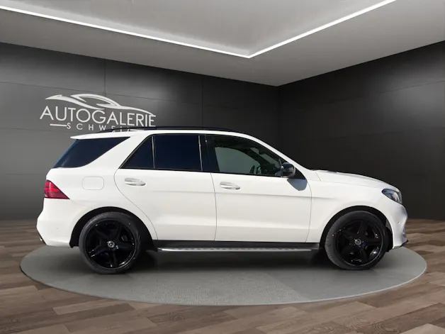 Mercedes-Benz GLE 350 d AMG Line Executive 4Matic 9G-Tronic | CH | Night | Panorama | Comand | AHK | Airmatic |