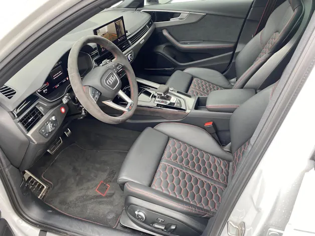 Audi RS4 Avant quattro tiptronic