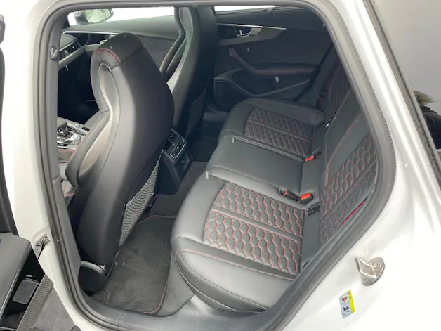 Audi RS4 Avant quattro tiptronic