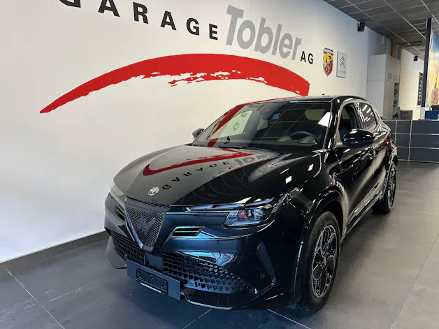 Alfa Romeo Junior 1.2 48V Hybrid Q4
