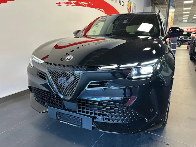 Alfa Romeo Junior 1.2 48V Hybrid Q4
