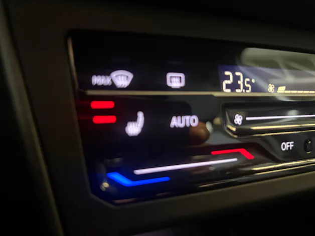VW Polo 1.0 TSI R-Line DSG | CH | Adaptiver Tempomat ACC | Navi Discover Pro | Digital Cockpit Pro | Lane & Front Assist |