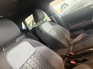 VW Polo 1.0 TSI R-Line DSG | CH | Adaptiver Tempomat ACC | Navi Discover Pro | Digital Cockpit Pro | Lane & Front Assist |