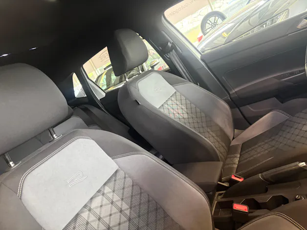 VW Polo 1.0 TSI R-Line DSG | CH | Adaptiver Tempomat ACC | Navi Discover Pro | Digital Cockpit Pro | Lane & Front Assist |