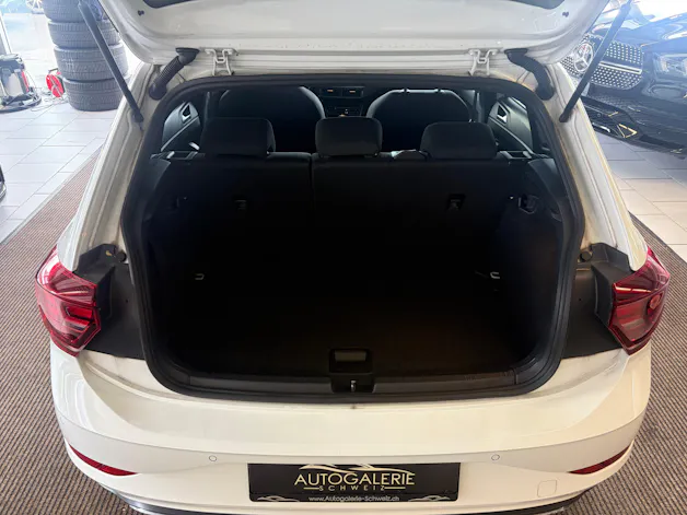 VW Polo 1.0 TSI R-Line DSG | CH | Adaptiver Tempomat ACC | Navi Discover Pro | Digital Cockpit Pro | Lane & Front Assist |