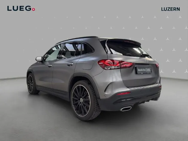 Mercedes-Benz GLA 250 4Matic AMG Line 8G-DCT