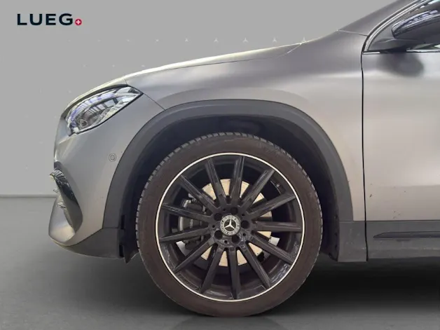 Mercedes-Benz GLA 250 4Matic AMG Line 8G-DCT