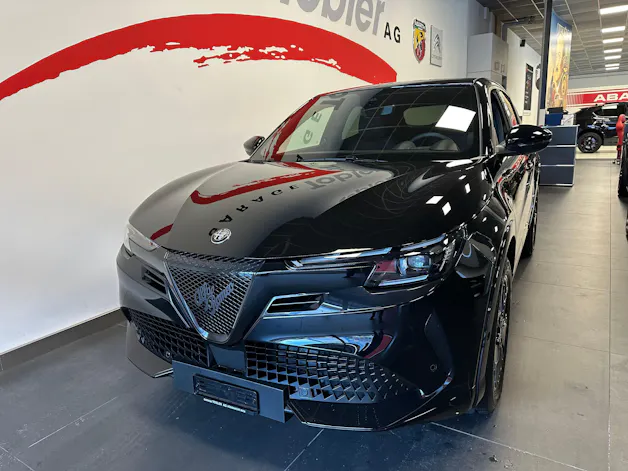 Alfa Romeo Junior 1.2 48V Hybrid Q4