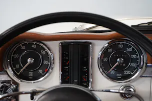 Mercedes-Benz 230 SL ROADSTER