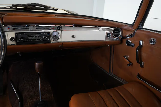 Mercedes-Benz 230 SL ROADSTER