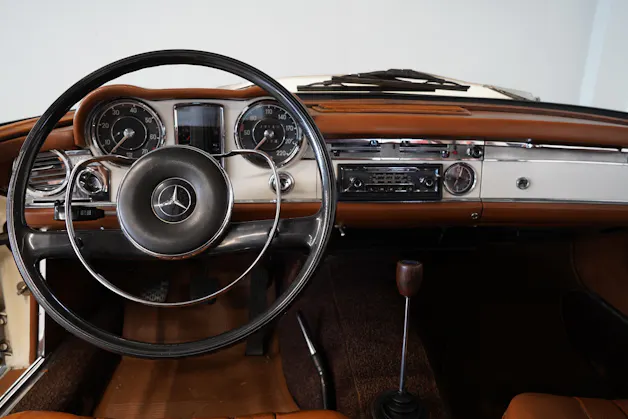 Mercedes-Benz 230 SL ROADSTER