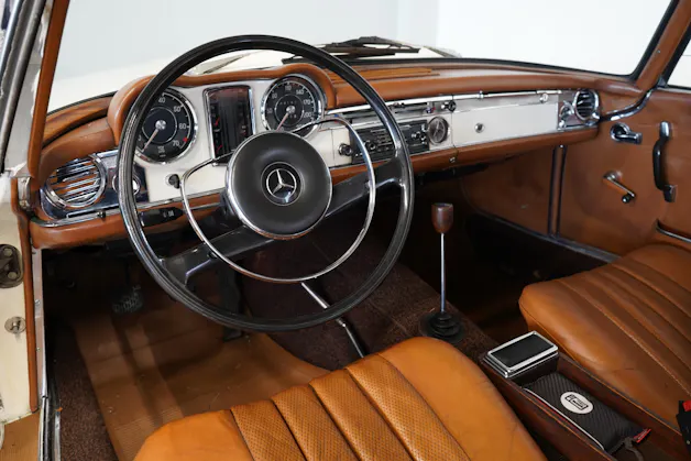 Mercedes-Benz 230 SL ROADSTER