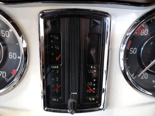 Mercedes-Benz 230 SL ROADSTER