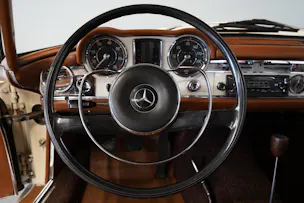 Mercedes-Benz 230 SL ROADSTER
