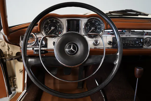 Mercedes-Benz 230 SL ROADSTER