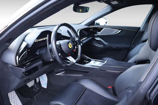 Ferrari Purosangue 6.5 V12