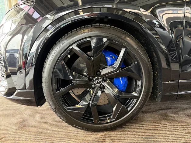 Audi RSQ8 | CH Swiss | Carbon | B&O | Keramik | DYNAMIKPAKET PLUS | AHK | Standheizung | NP: 230K! |