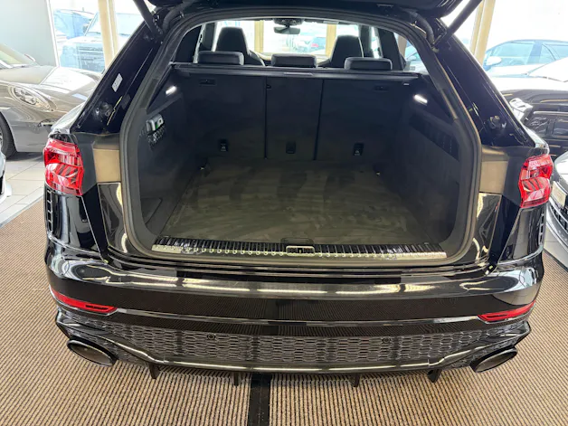 Audi RSQ8 | CH Swiss | Carbon | B&O | Keramik | DYNAMIKPAKET PLUS | AHK | Standheizung | NP: 230K! |