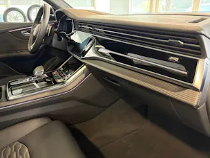 Audi RSQ8 | CH Swiss | Carbon | B&O | Keramik | DYNAMIKPAKET PLUS | AHK | Standheizung | NP: 230K! |