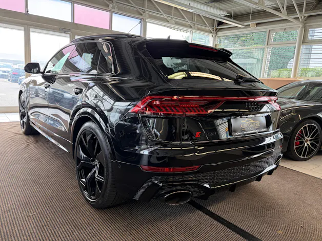 Audi RSQ8 | CH Swiss | Carbon | B&O | Keramik | DYNAMIKPAKET PLUS | AHK | Standheizung | NP: 230K! |