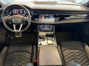 Audi RSQ8 | CH Swiss | Carbon | B&O | Keramik | DYNAMIKPAKET PLUS | AHK | Standheizung | NP: 230K! |