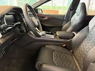 Audi RSQ8 | CH Swiss | Carbon | B&O | Keramik | DYNAMIKPAKET PLUS | AHK | Standheizung | NP: 230K! |
