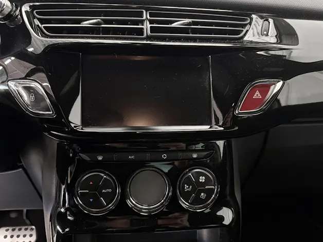 DS Automobiles AUTOMOBILES DS 3 1.2 PureTech SO Chic EAT