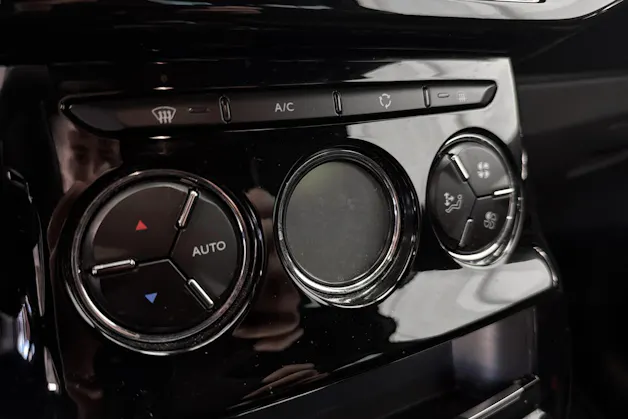 DS Automobiles AUTOMOBILES DS 3 1.2 PureTech SO Chic EAT
