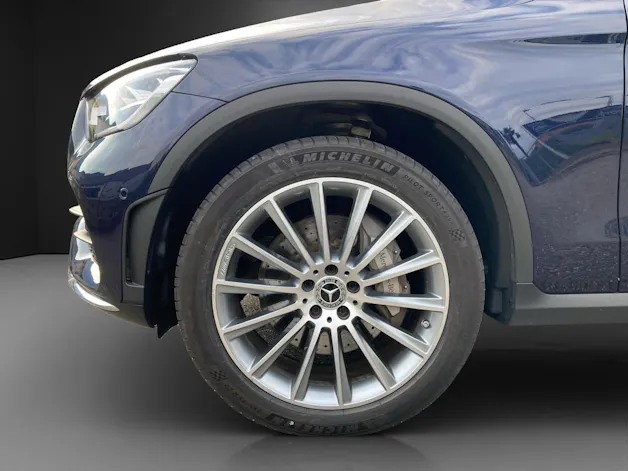 Mercedes-Benz GLC Cou. 300 de AMG Li 4M
