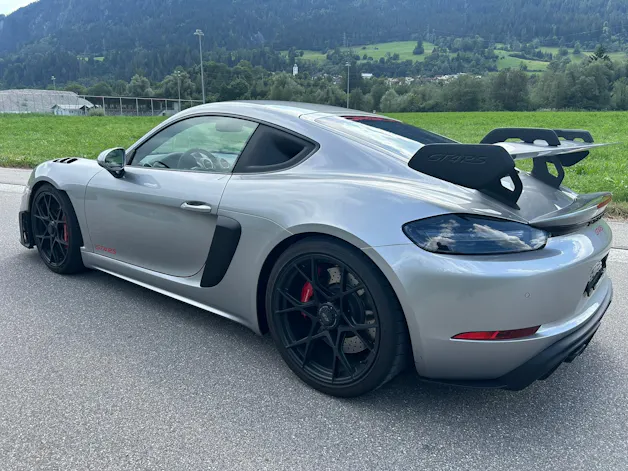 Porsche 718 Cayman GT4 RS PDK