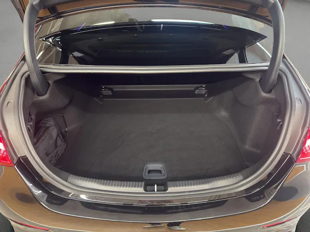 Mercedes-Benz C 300 4M - AMG / DISTRONIC / 360 Grad Kamera / Panorama-Dach