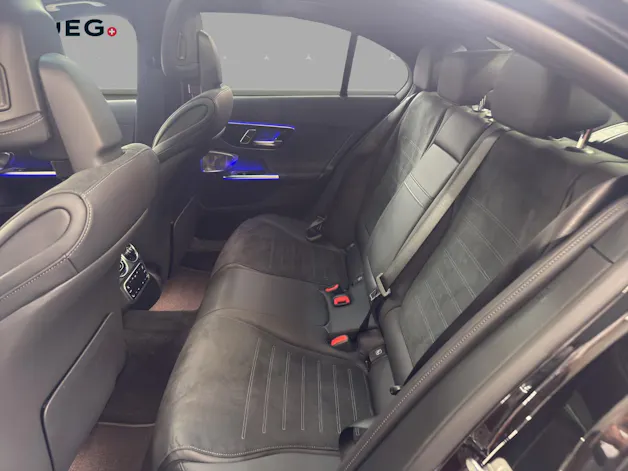 Mercedes-Benz C 300 4M - AMG / DISTRONIC / 360 Grad Kamera / Panorama-Dach