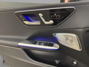 Mercedes-Benz C 300 4M - AMG / DISTRONIC / 360 Grad Kamera / Panorama-Dach