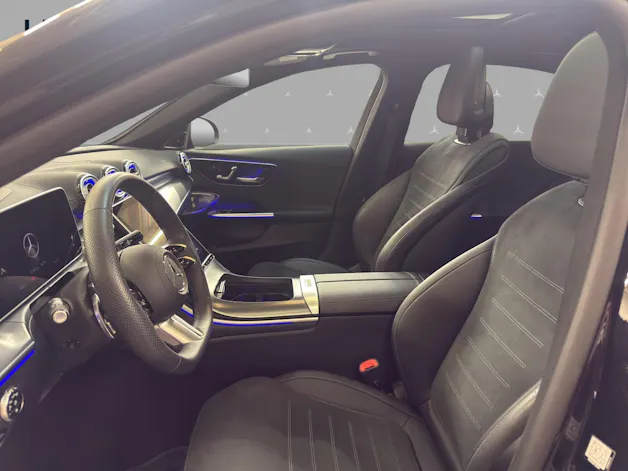 Mercedes-Benz C 300 4M - AMG / DISTRONIC / 360 Grad Kamera / Panorama-Dach