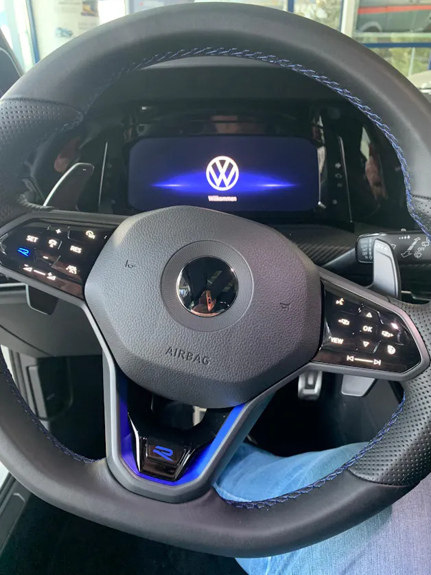 VW Golf VIII 2.0 TSI R 20 Years DSG 4motion