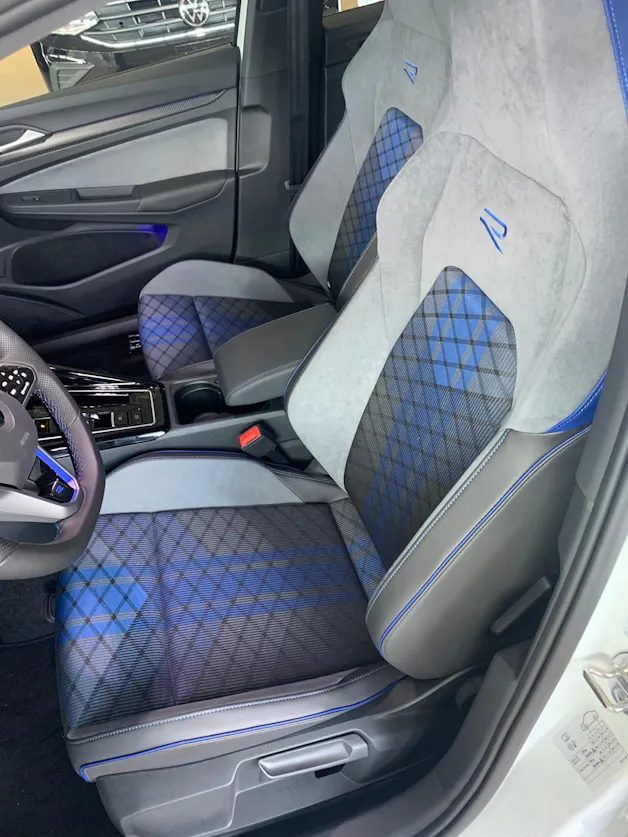 VW Golf VIII 2.0 TSI R 20 Years DSG 4motion
