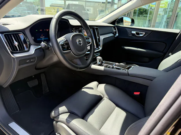 Volvo V60 T6 eAWD Plug in Hybrid Plus Dark Geartronic