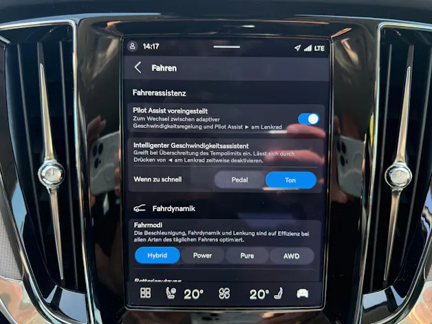 Volvo V60 T6 eAWD Plug in Hybrid Plus Dark Geartronic