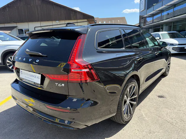 Volvo V60 T6 eAWD Plug in Hybrid Plus Dark Geartronic