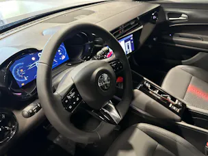 Alfa Romeo Junior 1.2 48V Hybrid Q4