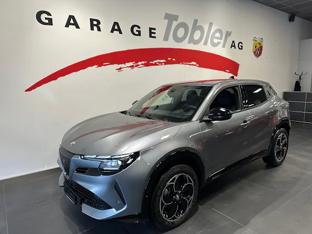 Alfa Romeo Junior 1.2 48V Hybrid Q4