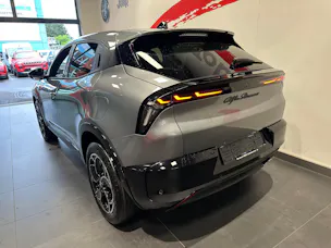 Alfa Romeo Junior 1.2 48V Hybrid Q4