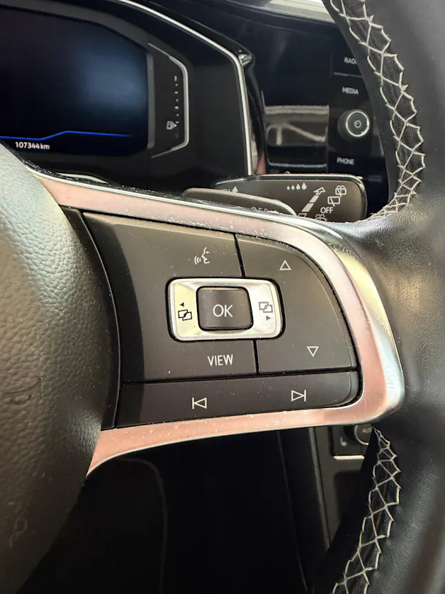 VW Polo 1.0 TSI BMT R-LINE Highline DSG | CH | Navi | PANORAMA | Keyless | Innovationspaket |
