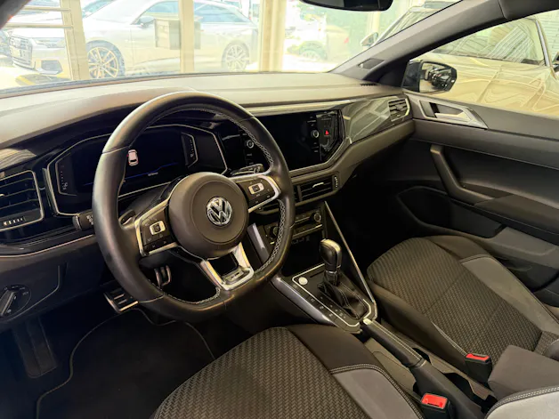 VW Polo 1.0 TSI BMT R-LINE Highline DSG | CH | Navi | PANORAMA | Keyless | Innovationspaket |