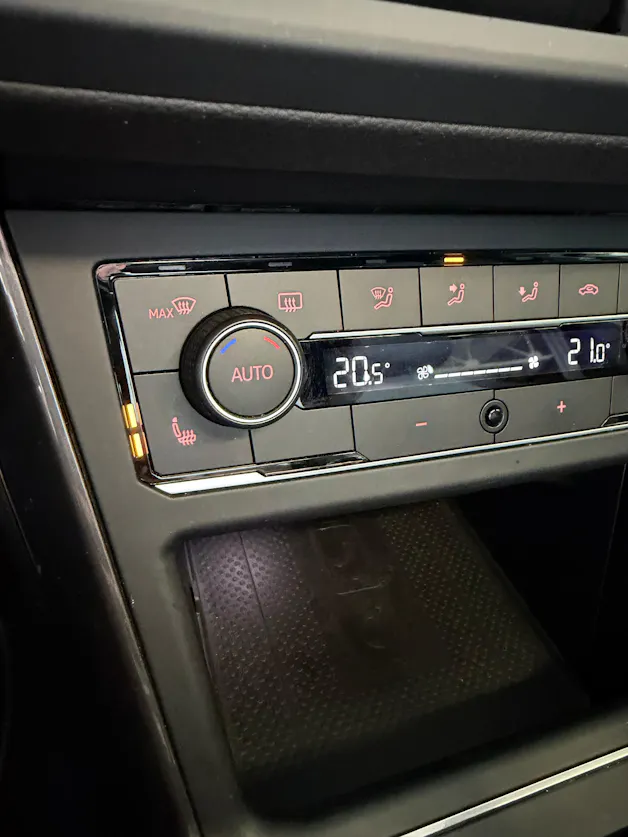 VW Polo 1.0 TSI BMT R-LINE Highline DSG | CH | Navi | PANORAMA | Keyless | Innovationspaket |