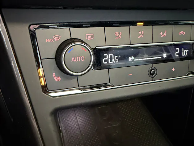 VW Polo 1.0 TSI BMT R-LINE Highline DSG | CH | Navi | PANORAMA | Keyless | Innovationspaket |